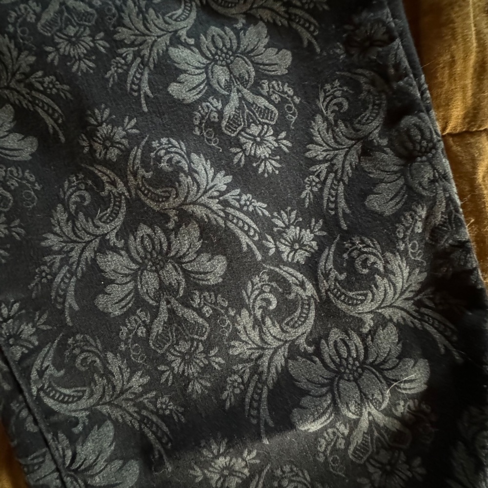Free People sz 29 good used condition, mid rise - Picture 6 of 6